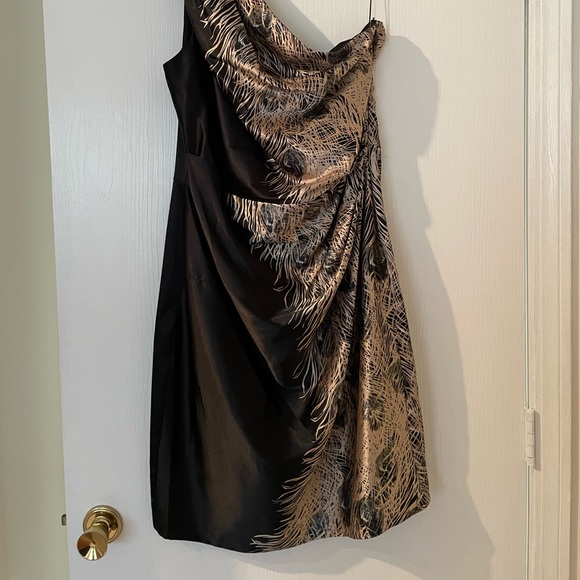 One Shoulder Black and Gold Satin Dress Feather Detail Sz 14 - Picture 2 of 9